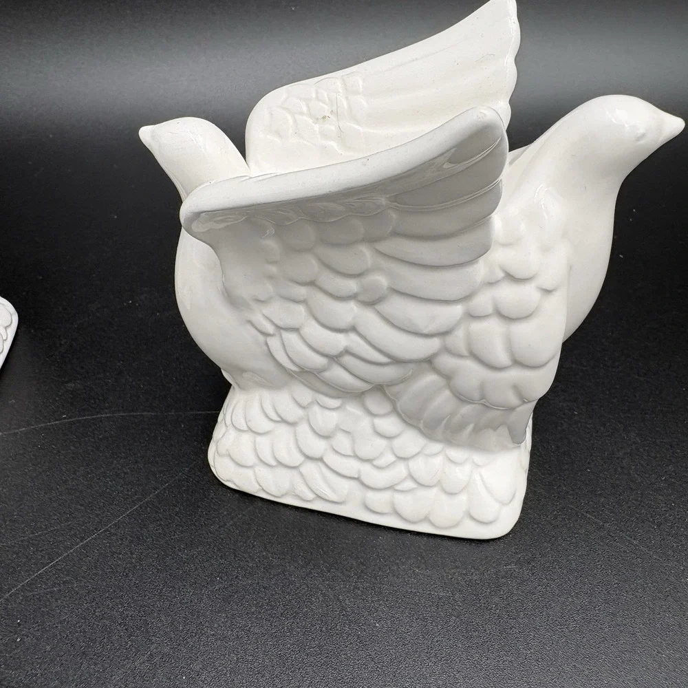 Pair‎ of Vintage Silvestri White Ceramic Dove / Love Bird Candlestick Holders